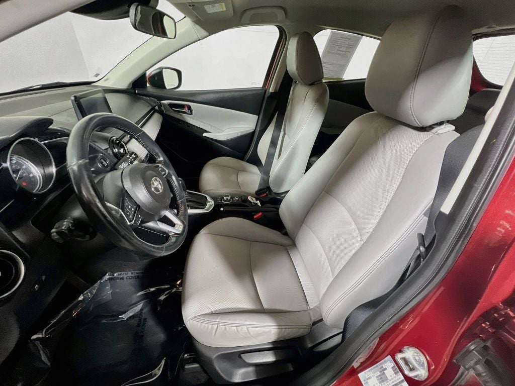 2020 Toyota Yaris XLE