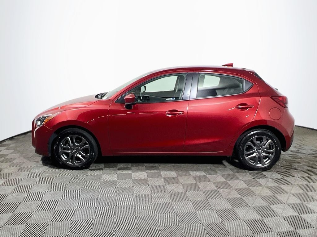 2020 Toyota Yaris XLE