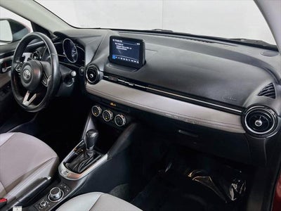 2020 Toyota Yaris XLE