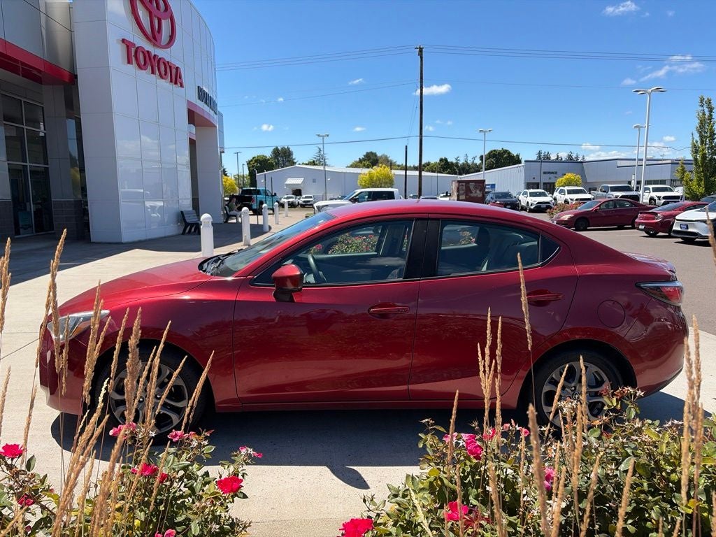 2020 Toyota Yaris L
