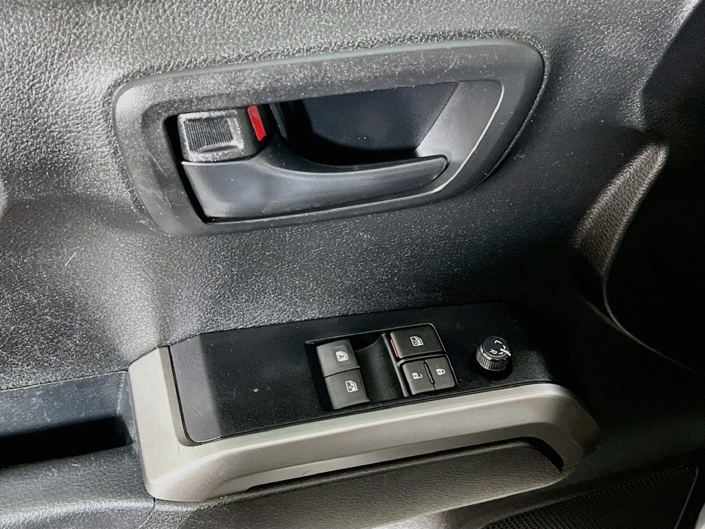 2022 Toyota Tacoma SR5 V6