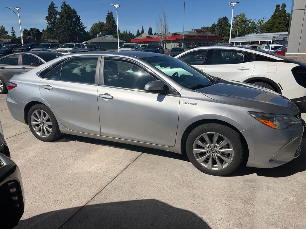 2017 Toyota Camry Hybrid LE