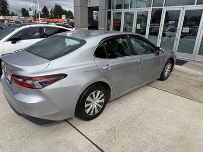 2022 Toyota Camry Hybrid LE
