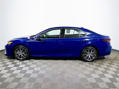 2023 Toyota Camry Hybrid XLE