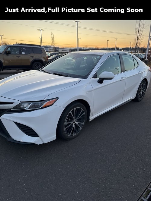2020 Toyota Camry SE