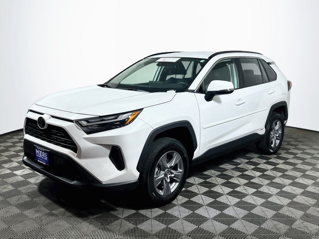 2025 Toyota RAV4 Hybrid XLE