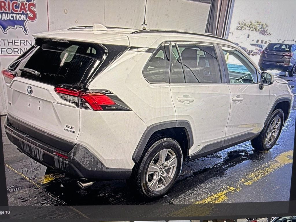 2022 Toyota RAV4 Hybrid XLE