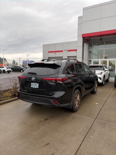 2023 Toyota Highlander Hybrid Bronze Edition