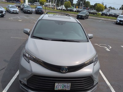 2022 Toyota Sienna Woodland Edition