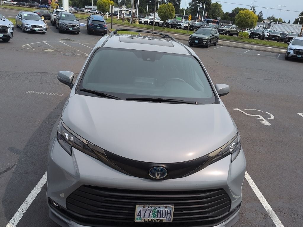 2022 Toyota Sienna Woodland Edition