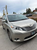 2015 Toyota Sienna XLE 7 Passenger