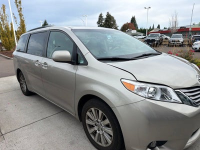 2015 Toyota Sienna XLE 7 Passenger