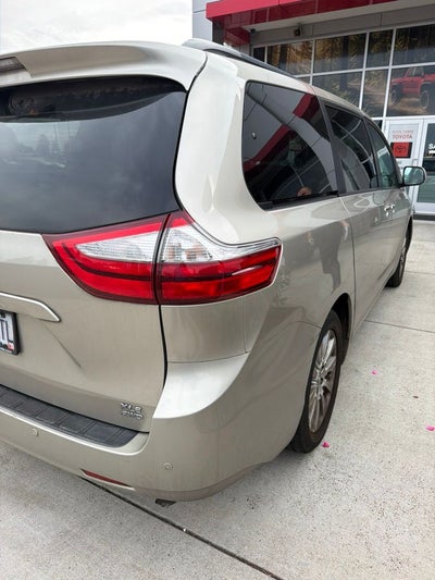 2015 Toyota Sienna XLE 7 Passenger