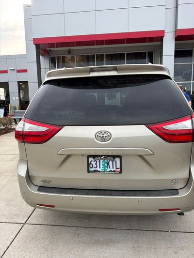 2015 Toyota Sienna XLE 7 Passenger
