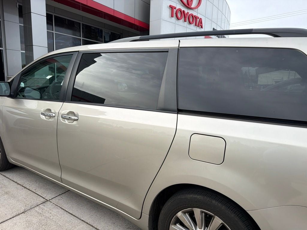 2015 Toyota Sienna XLE 7 Passenger