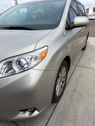 2015 Toyota Sienna XLE 7 Passenger