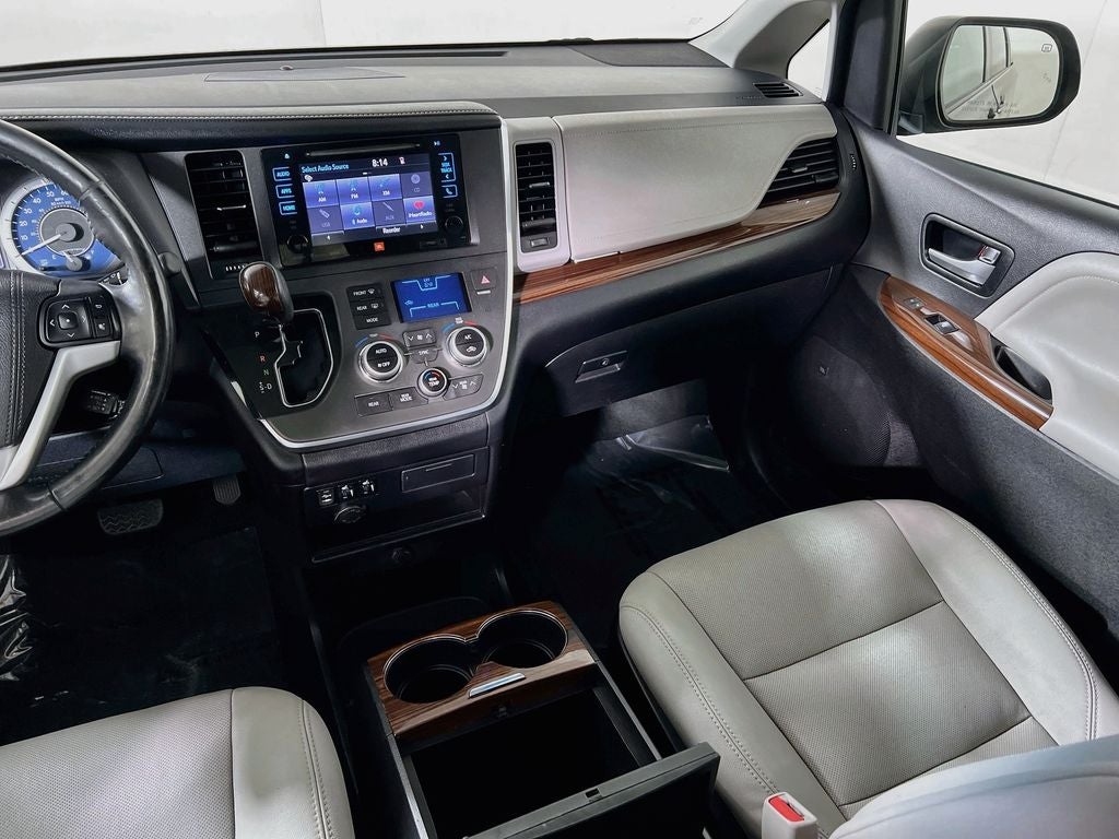 2017 Toyota Sienna Limited 7 Passenger