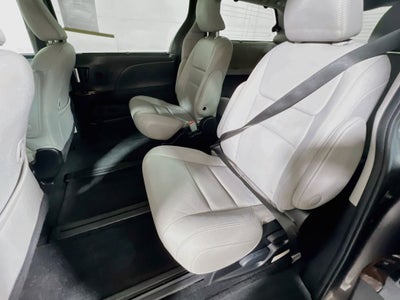 2017 Toyota Sienna Limited 7 Passenger