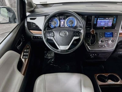 2017 Toyota Sienna Limited 7 Passenger