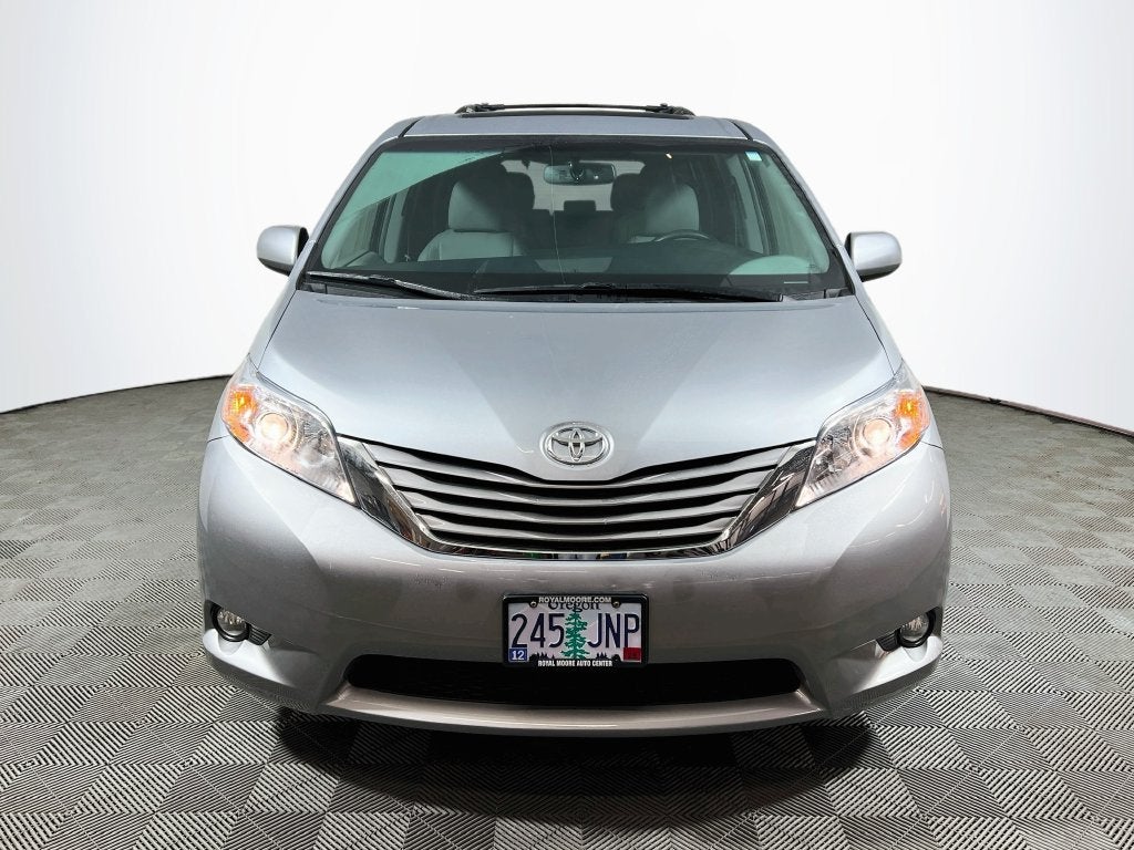 2017 Toyota Sienna XLE 7 Passenger