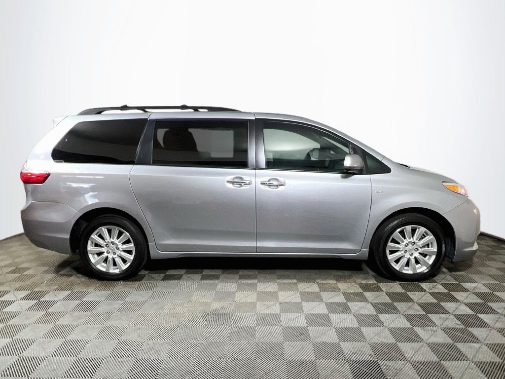 2017 Toyota Sienna XLE 7 Passenger