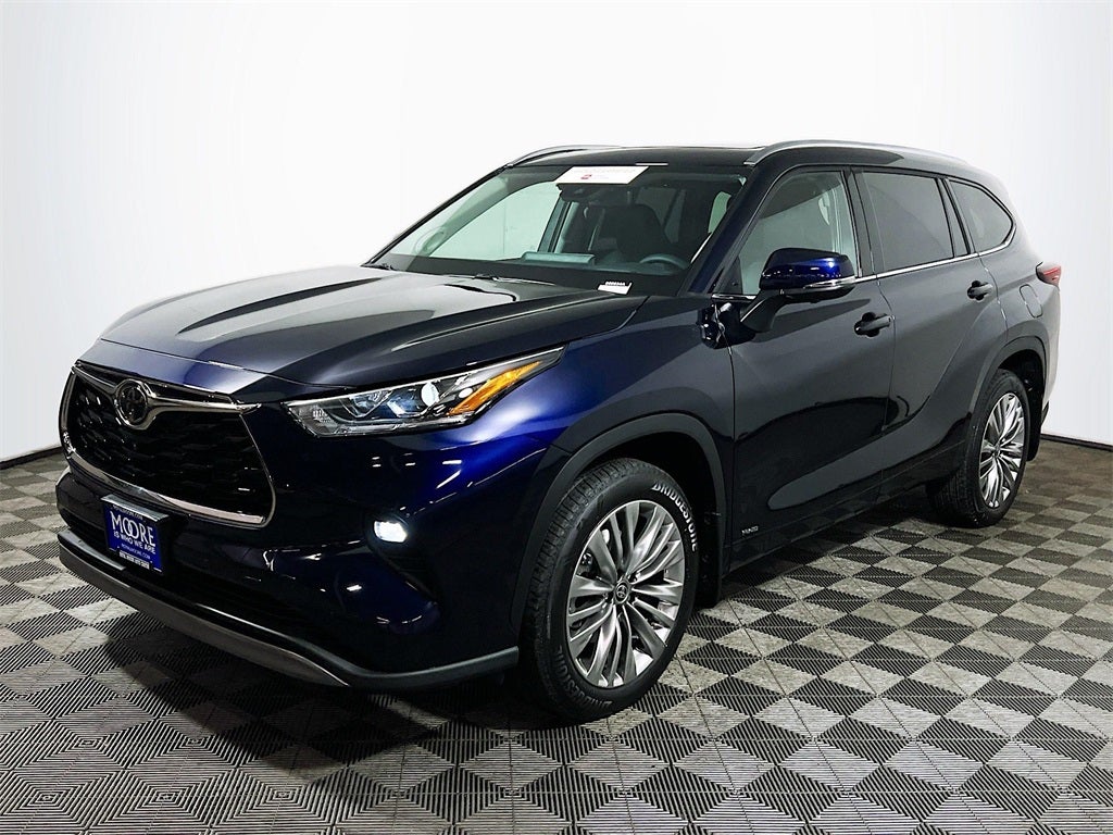 2026 Toyota Highlander Hybrid Platinum