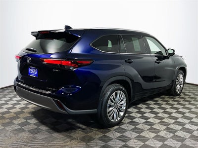 2026 Toyota Highlander Hybrid Platinum