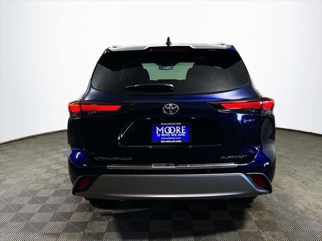 2026 Toyota Highlander Hybrid Platinum
