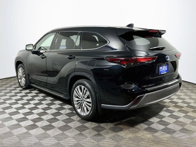 2024 Toyota Highlander Hybrid Platinum