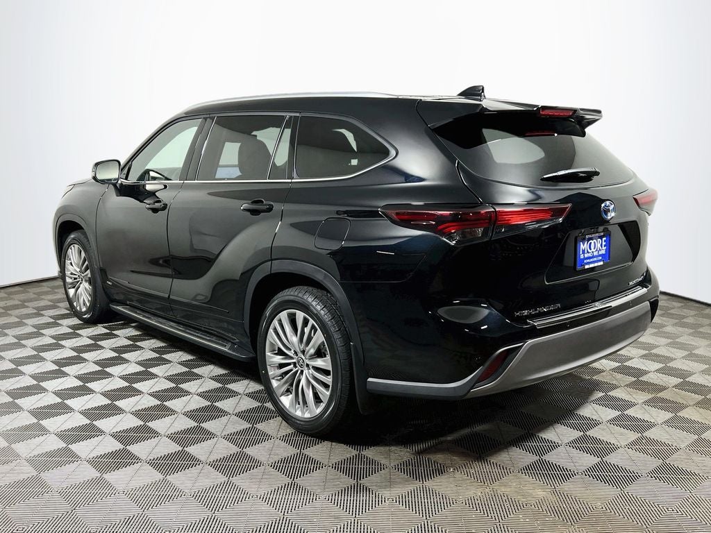 2024 Toyota Highlander Hybrid Platinum