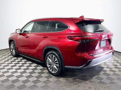 2021 Toyota Highlander Hybrid Platinum