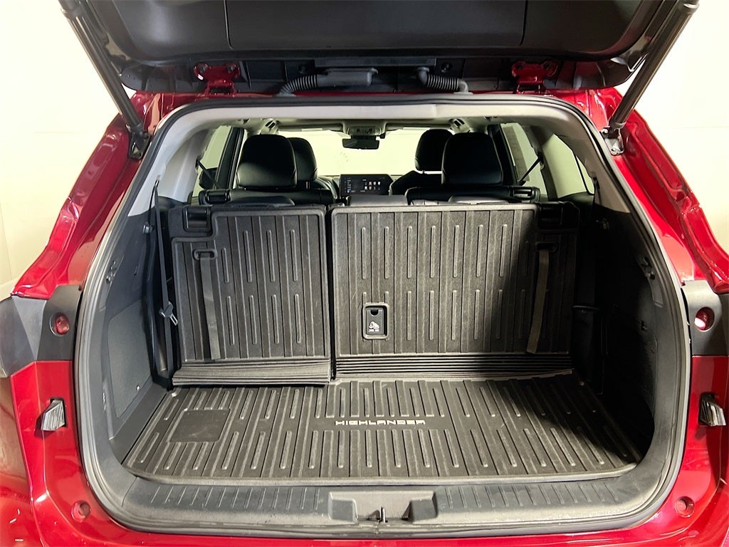 2023 Toyota Highlander Hybrid Platinum