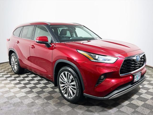 2023 Toyota Highlander Hybrid Platinum