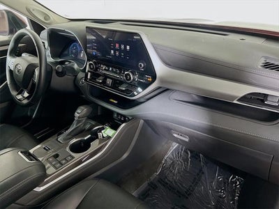 2023 Toyota Highlander Hybrid Platinum