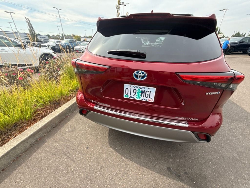 2020 Toyota Highlander Hybrid Platinum