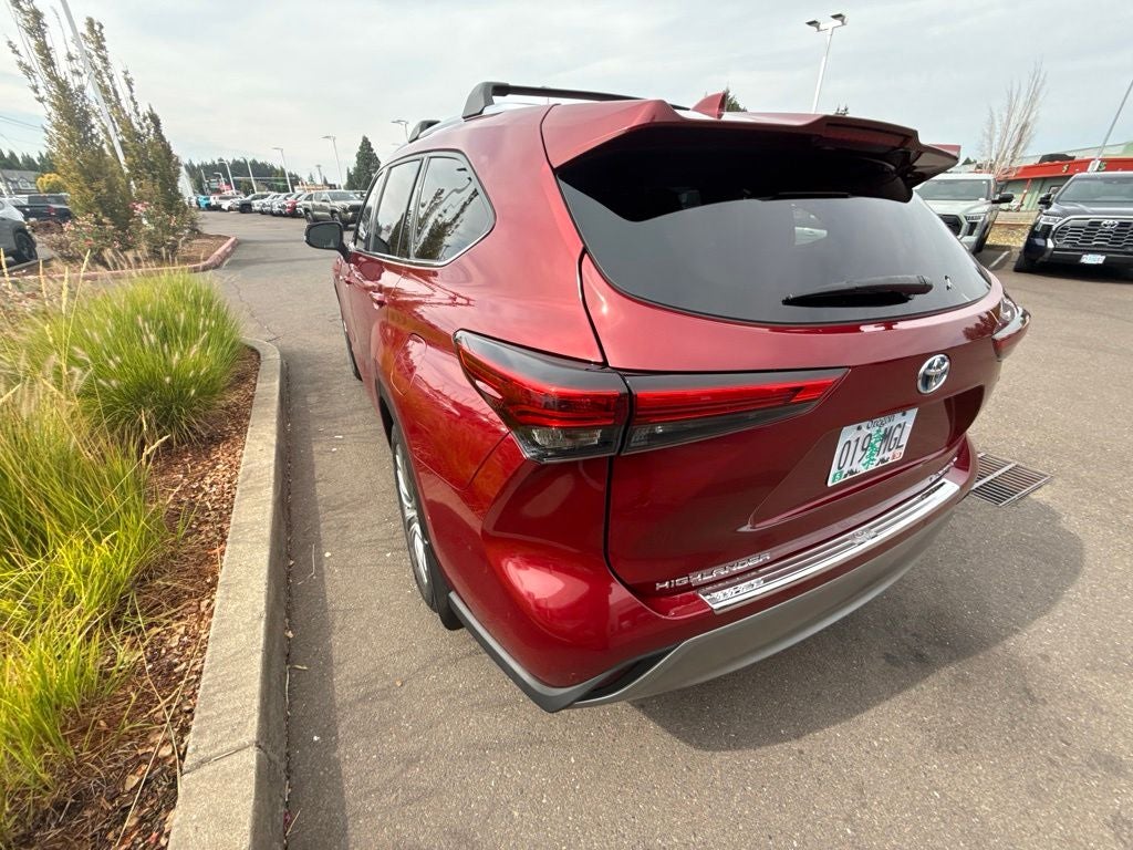 2020 Toyota Highlander Hybrid Platinum