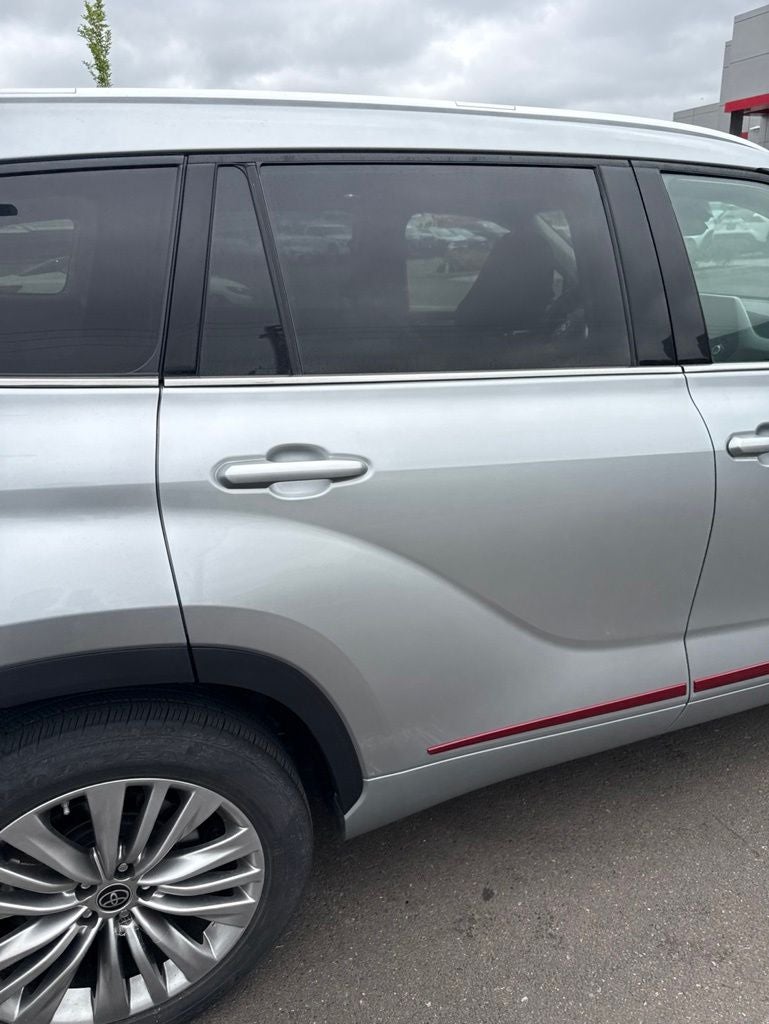 2022 Toyota Highlander Platinum