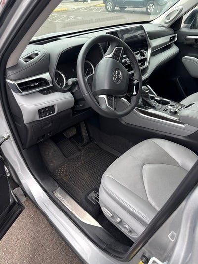 2022 Toyota Highlander Platinum