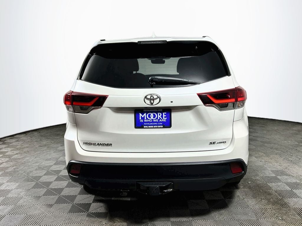 2019 Toyota Highlander SE