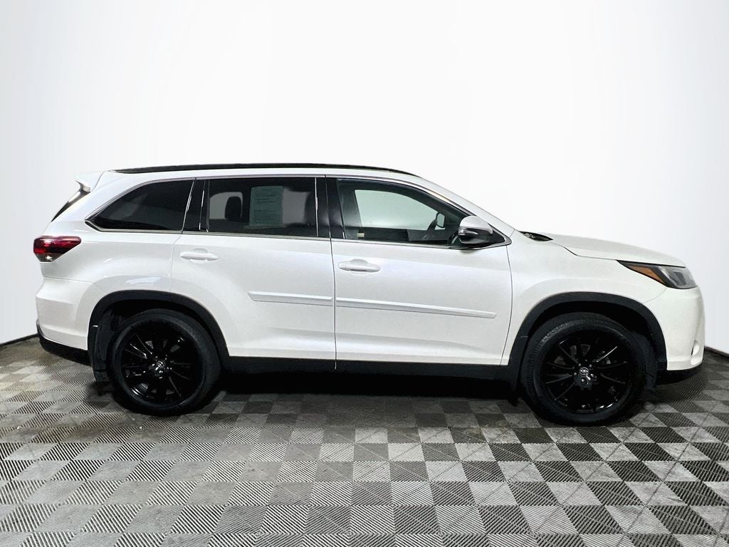 2019 Toyota Highlander SE