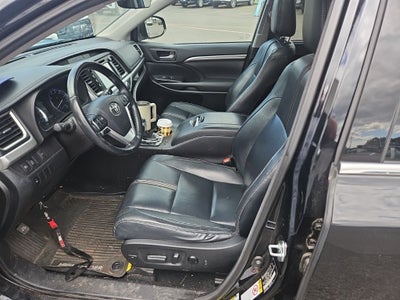 2017 Toyota Highlander SE
