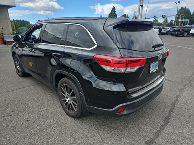 2017 Toyota Highlander SE