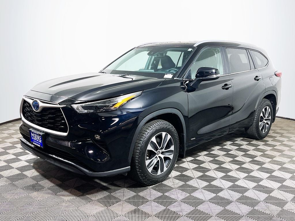 2023 Toyota Highlander Hybrid XLE