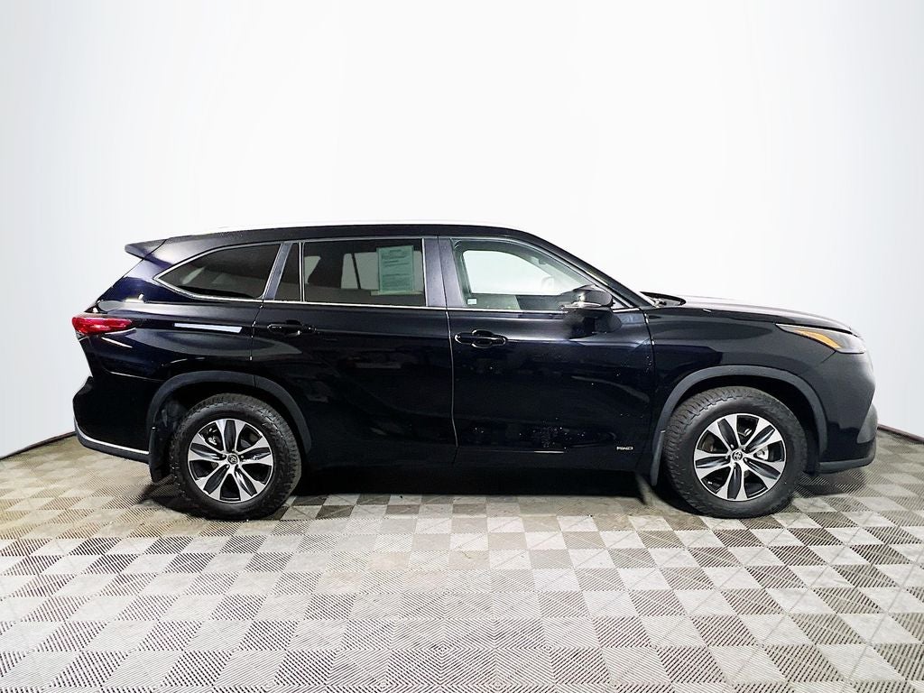 2023 Toyota Highlander Hybrid XLE