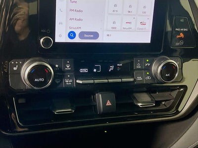2023 Toyota Highlander Hybrid XLE