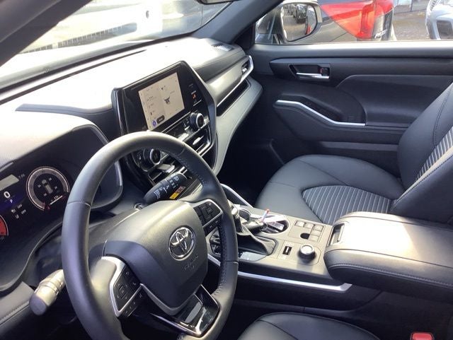2025 Toyota Highlander XSE