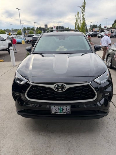 2023 Toyota Highlander LE