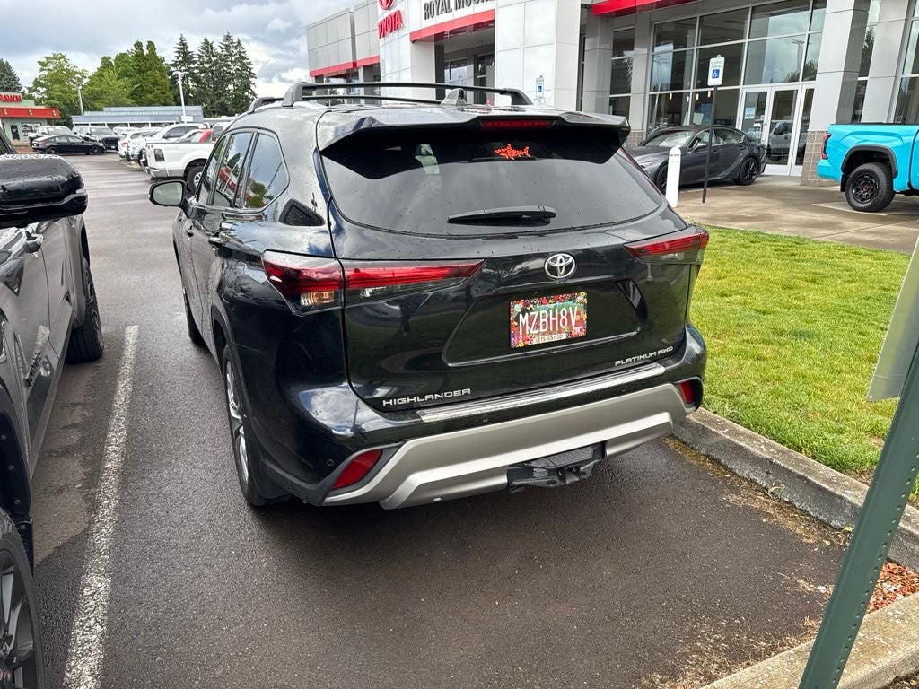 2025 Toyota Highlander Platinum