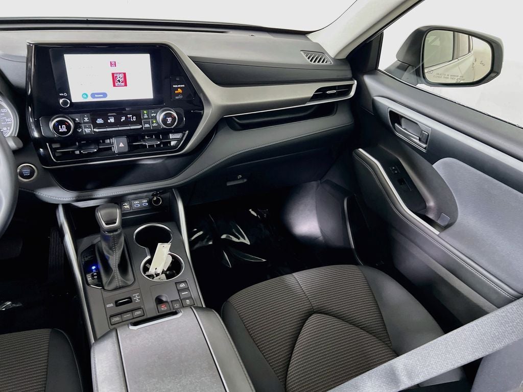 2025 Toyota Highlander LE
