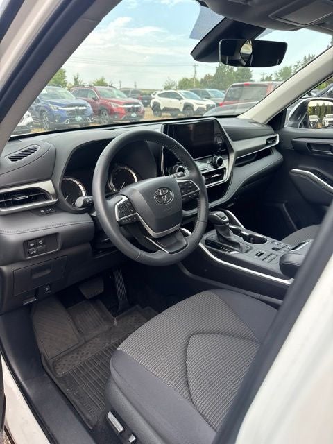 2025 Toyota Highlander LE